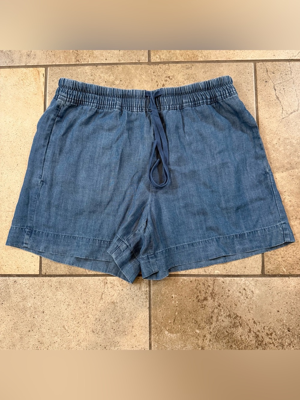 Hilary Radley Women's Blue denim Drawstring Shorts size S